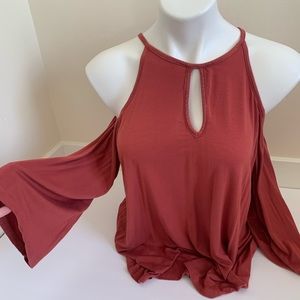 Flowy cold shoulder top! | Cotton On